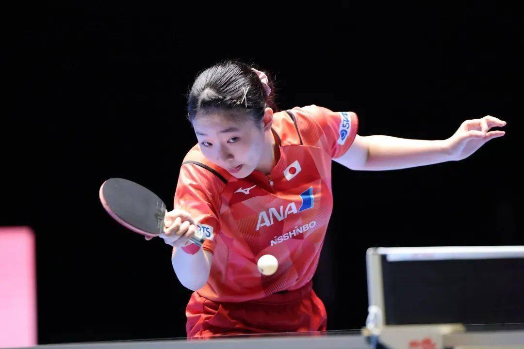 推动她走向 推动她走向