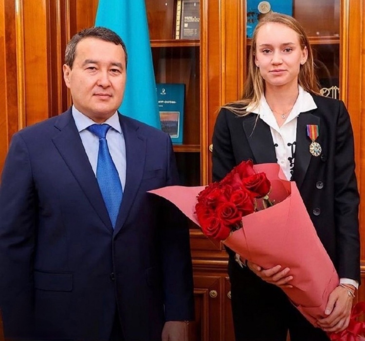 登贝莱连场 登贝莱连场